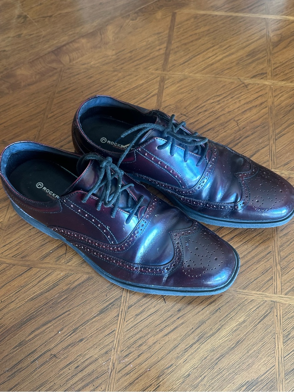 Rockport Men's Burgundy Wingtip Oxfords (men’s 11.5)